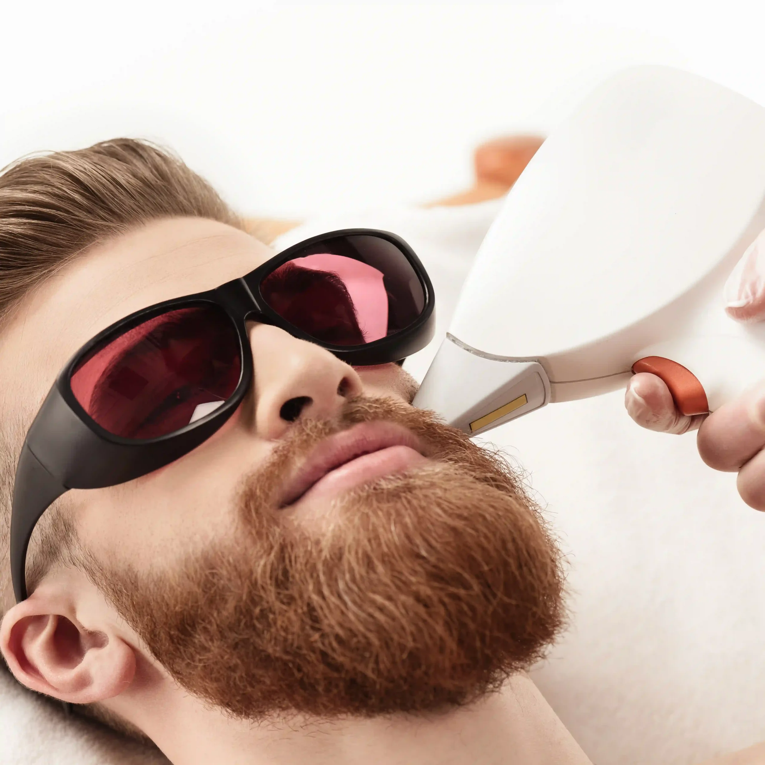 DolphinMed Polikliniği profesyonel Erkek Lazer Epilasyon ve erkek bakım hizmetleri.