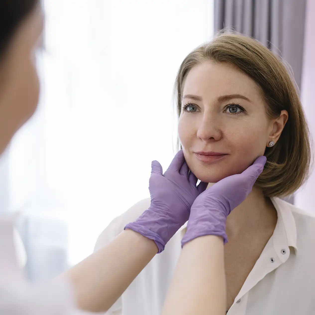 Uzman doktor denetimli klinik süreçler ve medikal estetik takibi.