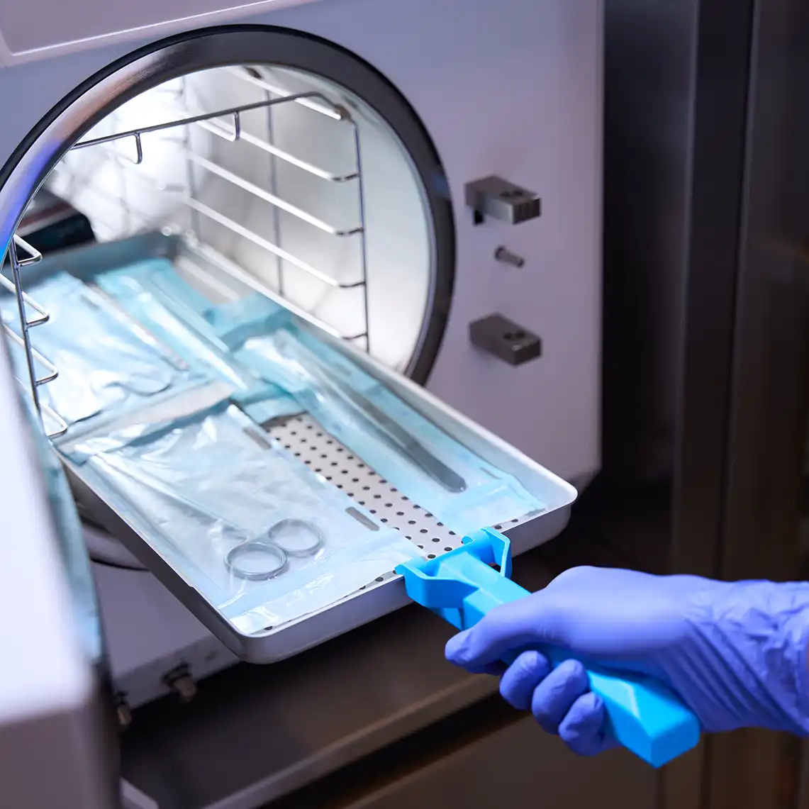 Sağlık Bakanlığı ruhsatlı poliklinik sterilizasyon ve hijyen disiplini.