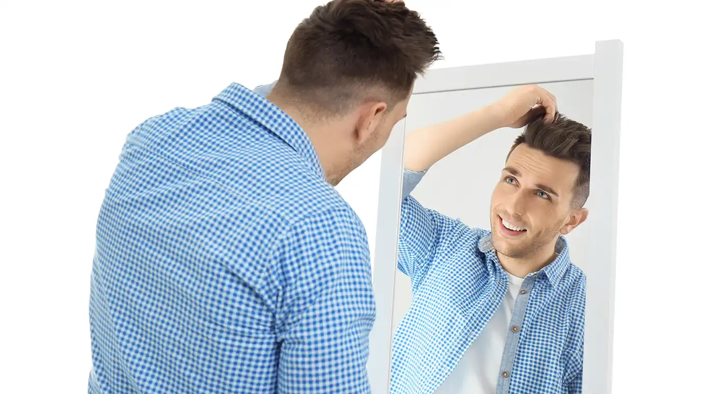 Saç erkeğin makyajıdır mottosuyla gerçekleştirilen profesyonel saç analizi ve estetik planlama süreci.