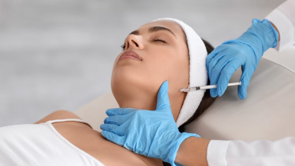Masseter Botoksu Nedir — DolphinMed Polikliniği Denizli hekim kontrolünde botoks görseli.