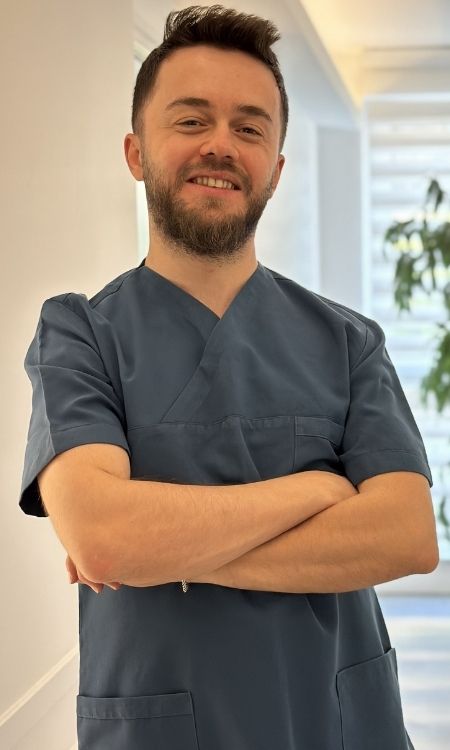 Dr. Burak Kaymak - DolphinMed Polikliniği Denizli